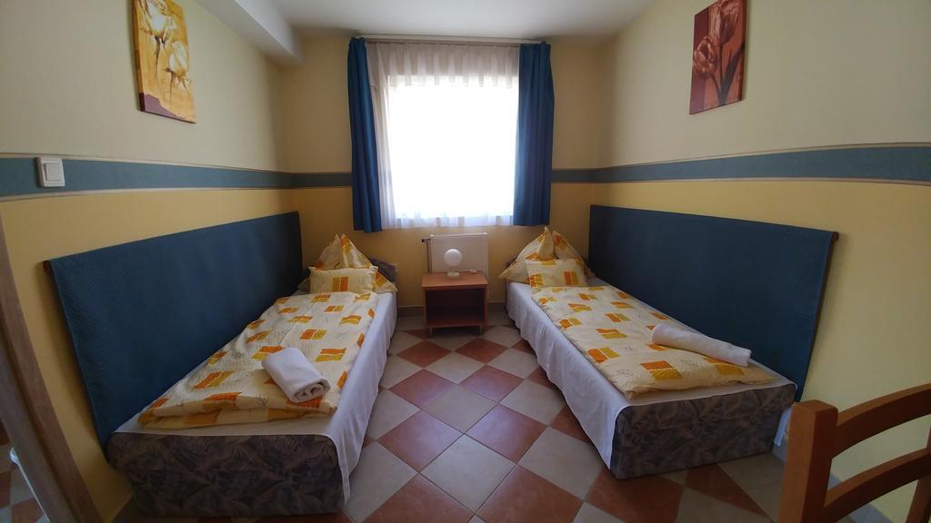 Green Guesthouse Balatonfuered Zewnętrze zdjęcie