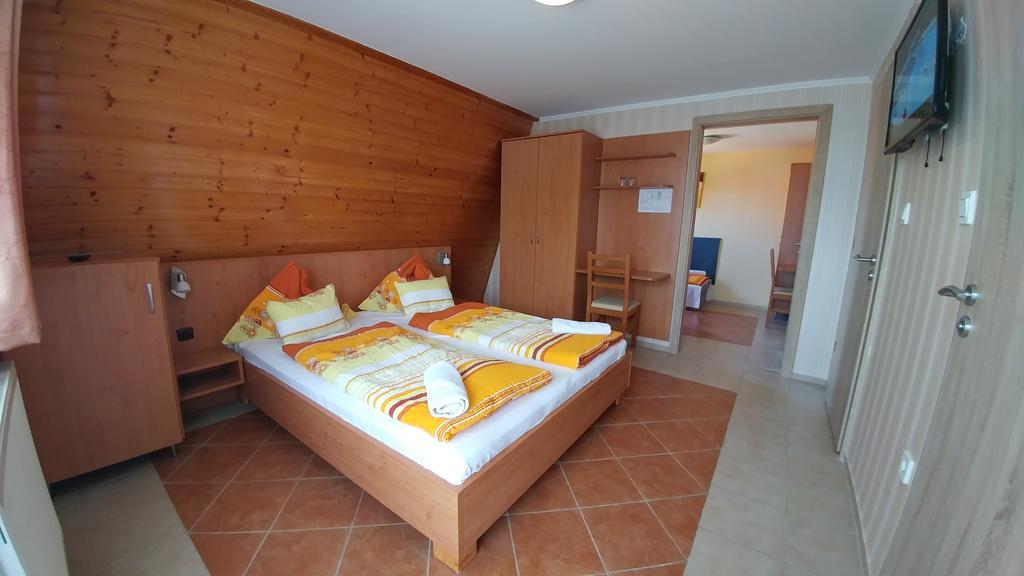 Green Guesthouse Balatonfuered Zewnętrze zdjęcie