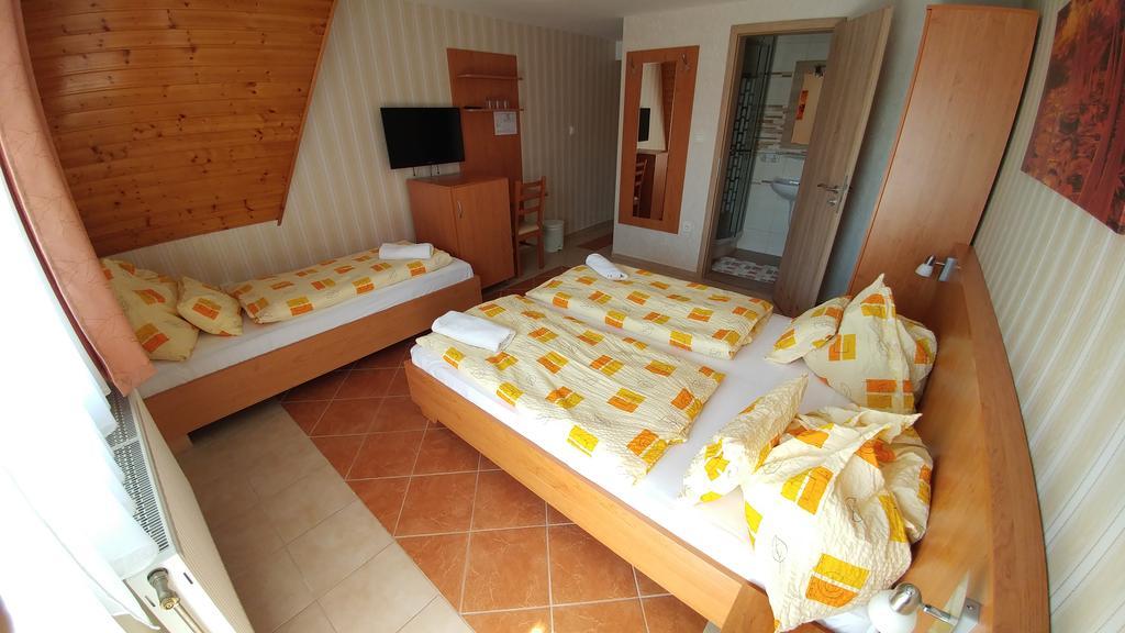 Green Guesthouse Balatonfuered Zewnętrze zdjęcie