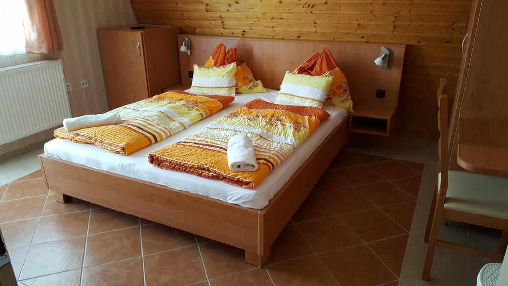 Green Guesthouse Balatonfuered Zewnętrze zdjęcie