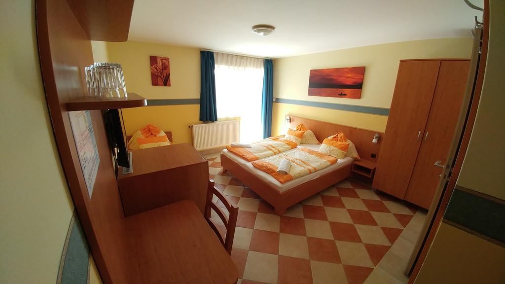 Green Guesthouse Balatonfuered Zewnętrze zdjęcie