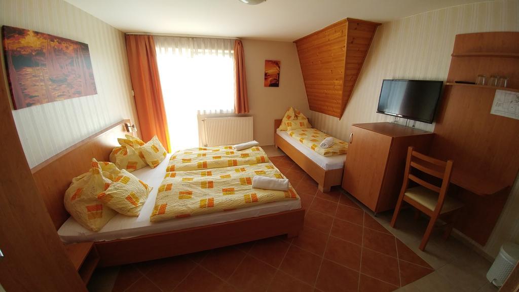 Green Guesthouse Balatonfuered Zewnętrze zdjęcie
